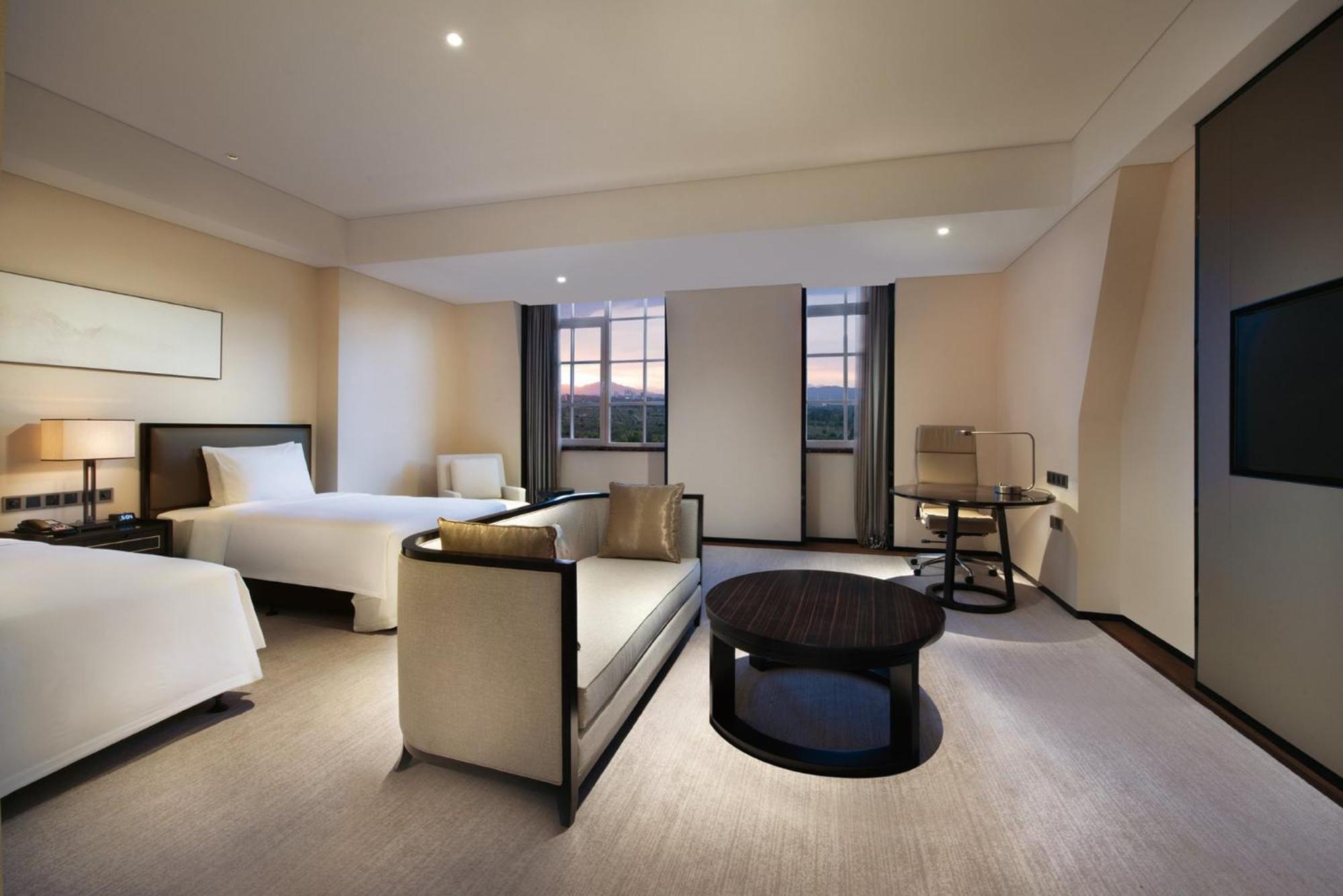 คราวน์ พลาซา หวายไล้ Hotel Dongzhuangzi ภายนอก รูปภาพ
